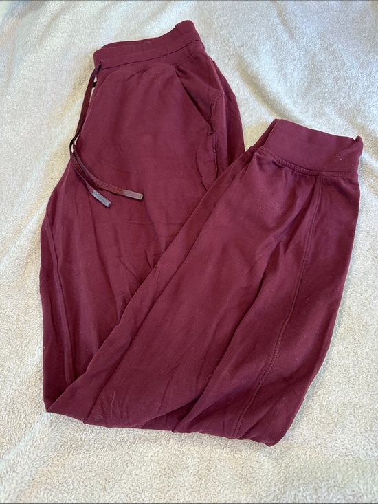 lululemon athletica Pants - Lululemon dark red  Jogger Sweatpants  size 4  read below 👇🏻